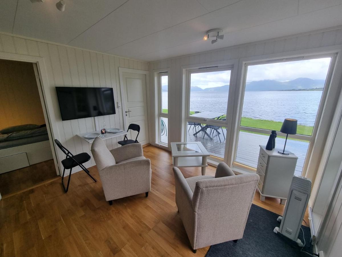 Feriehus Ved Sjoen Tomra エクステリア 写真